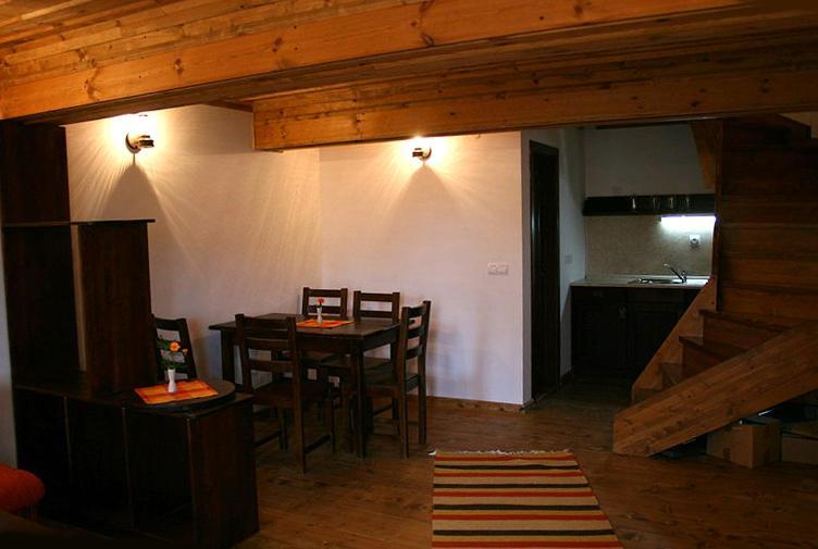 Complex Kosovo Houses Zimmer foto