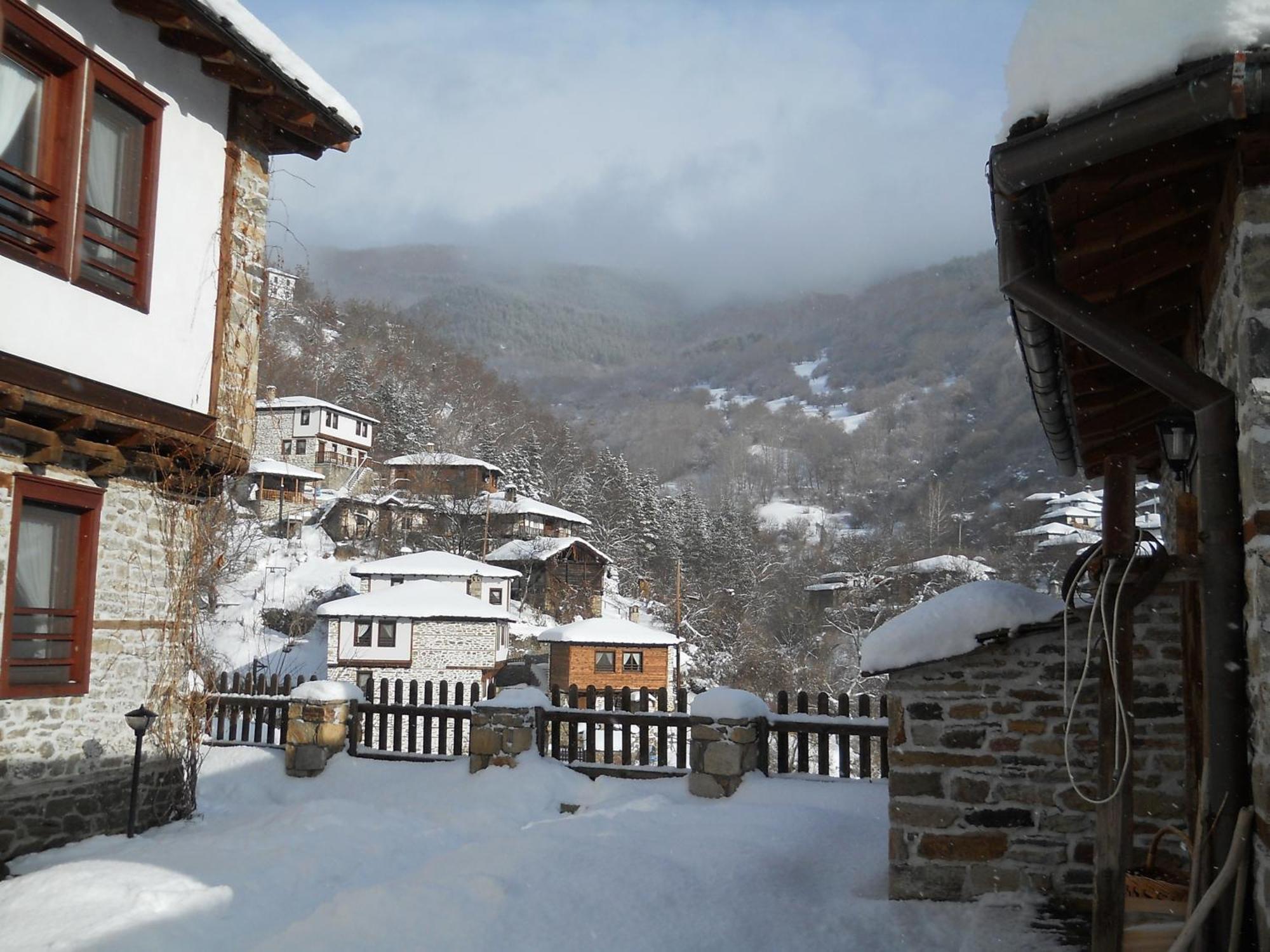 Complex Kosovo Houses Exterior foto